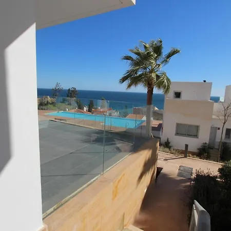 Holiday home 4 Bed Residential Palm Beach C5 *