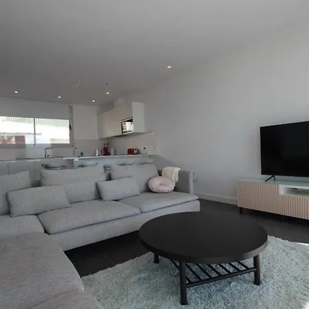 Holiday home 4 Bed Residential Palm Beach C5 *