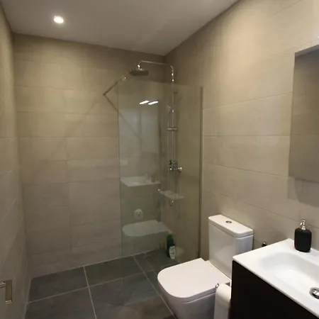Holiday home 4 Bed Residential Palm Beach C5 *