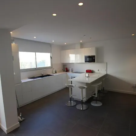 Holiday home 4 Bed Residential Palm Beach C5