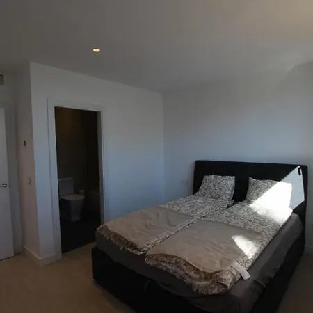 4 Bed Residential Palm Beach C5 *
